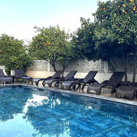 فندق Mira Palace &