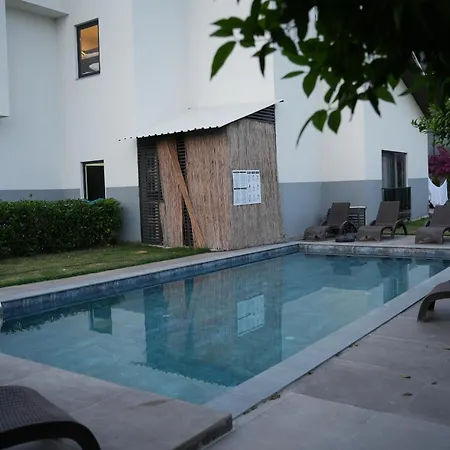 Otel Mira Palace & 3*