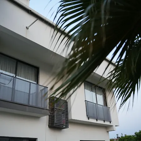 Mira Palace & 3* Side