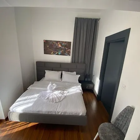 Готель Mira Palace &