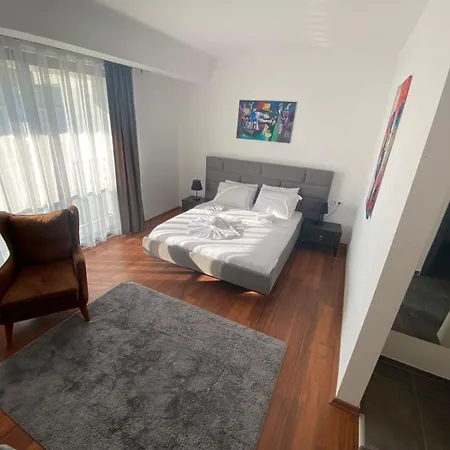 Mira Palace & 3*