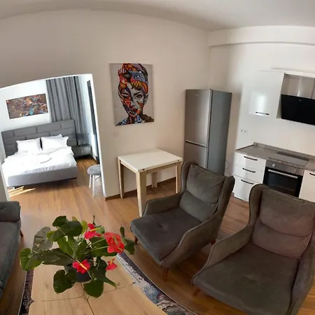 Готель Mira Palace &