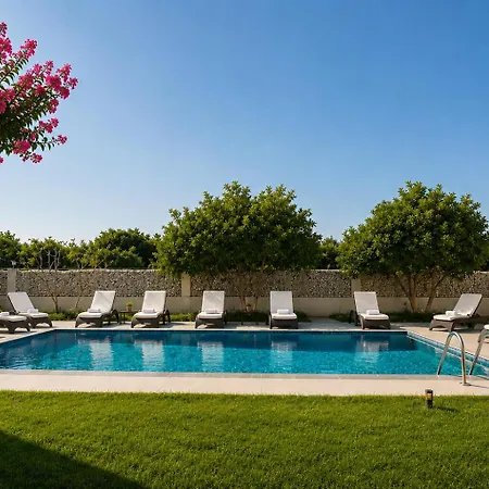 Mira Palace & Hotel 3*