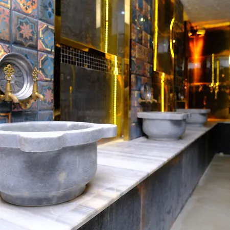 Mira Palace & Hotel 3*