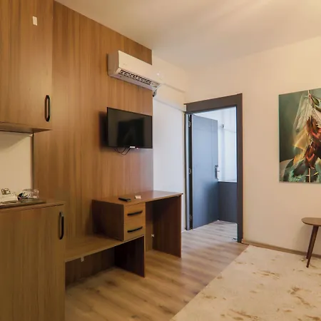 Mira Palace & Hotel 3*