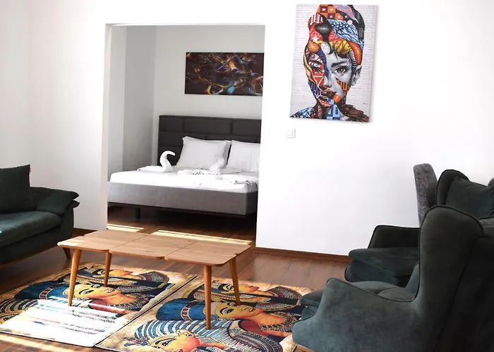 Mira Palace & 호텔