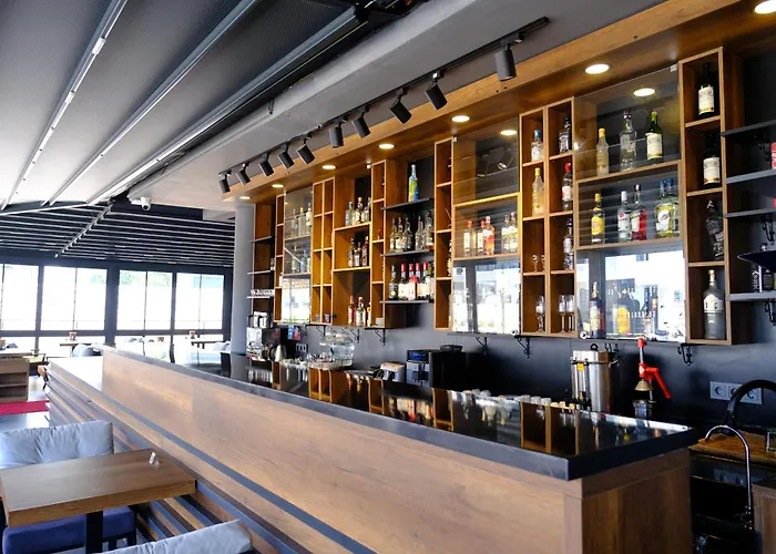 Mira Palace & 호텔 3*