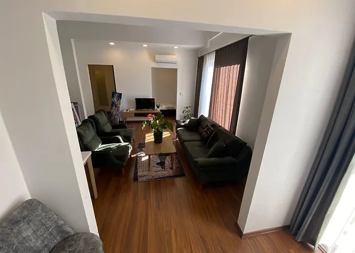 Mira Palace & Hotel 3*