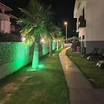 Mira Palace & Ξενοδοχείο