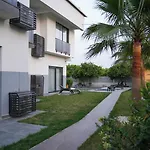 Ξενοδοχείο Mira Palace &