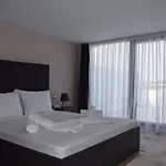 Mira Palace & 3*