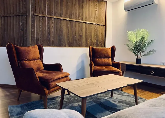 Mira Palace & ホテル