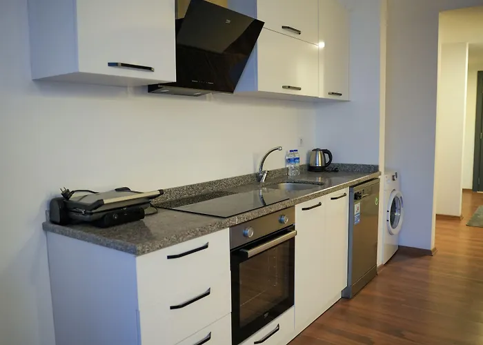 Mira Palace & Hotel Side