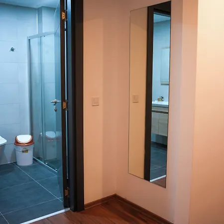 Mira Palace & Hotel Side