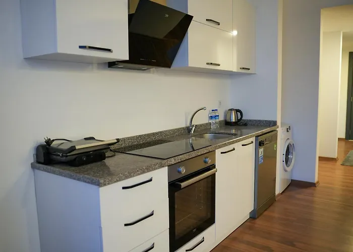 Mira Palace & Готель