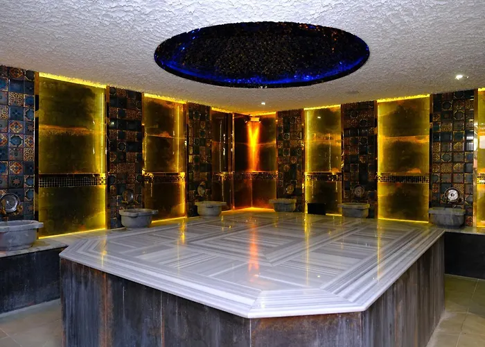 Mira Palace & Готель