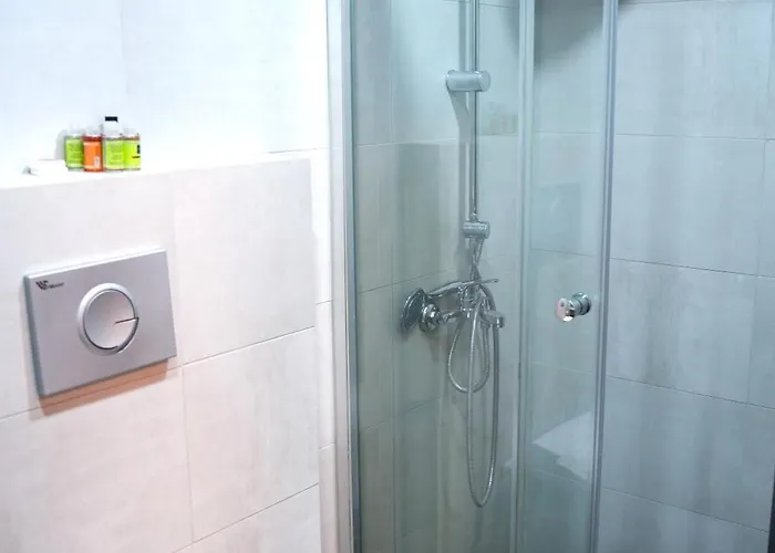 Mira Palace & Сіде