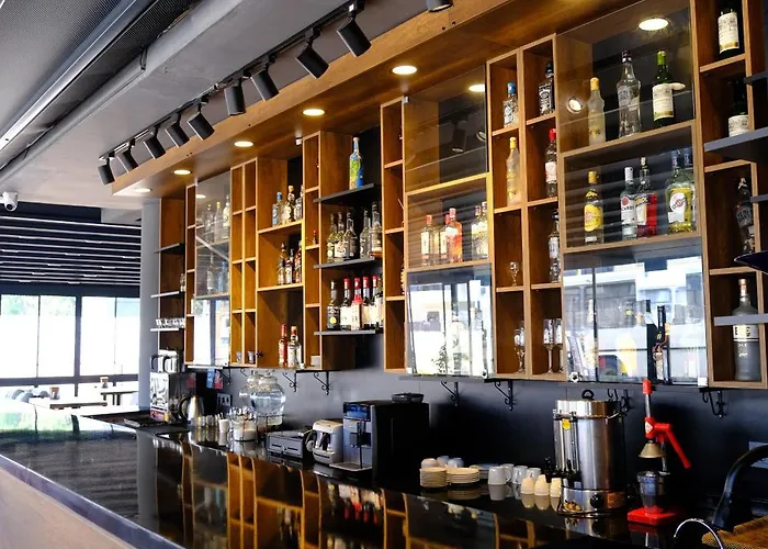 Mira Palace & Готель 3*