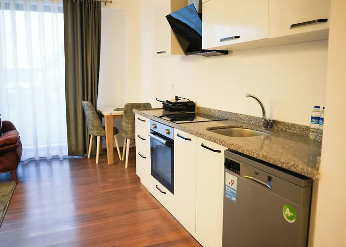 Mira Palace & Сіде